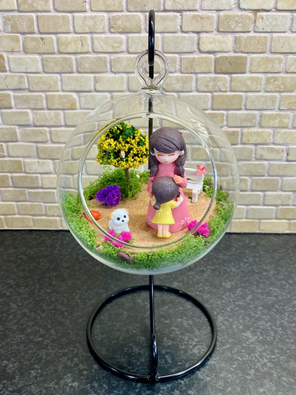 The Happy Hug Globe 💖